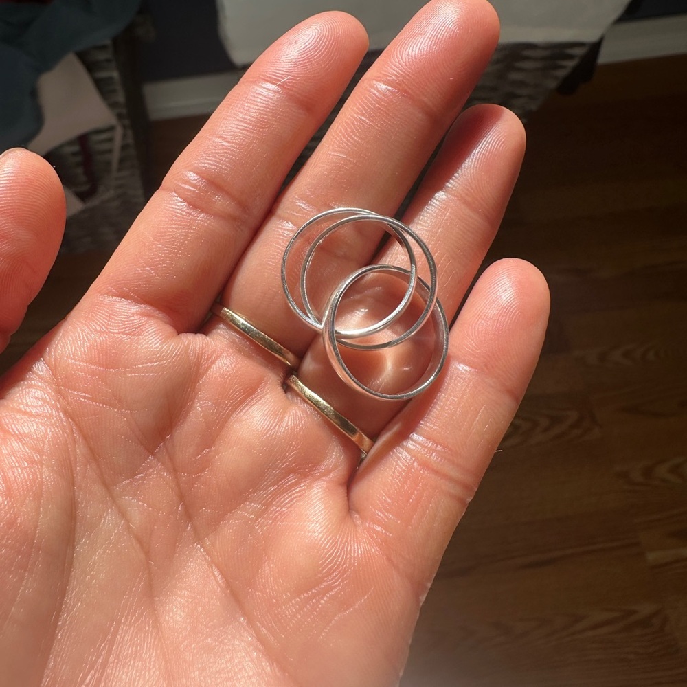 Women Milor 950 silver rings.